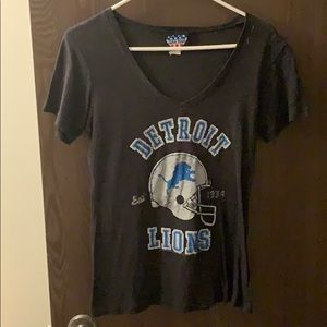 Detroit lions v-neck